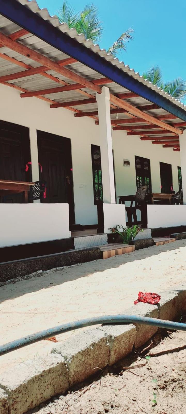 Nilaveli Beach Rooms Exterior photo